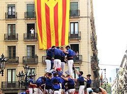 Castellers eller menneskelige tårn er spennende teambuilding aktivitet