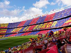 Guttetur til Barcelona, Spania, med billetter til FC Barcelona kamp, sightseeing og spennende aktiviteter.