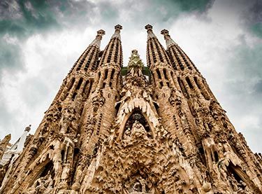 La Sagrada Familia, blant de største severdigheter og attraksjoner i Barcelona