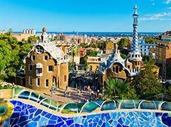 Fantastiske Park Guell er blant attraksjoner og severdigher i Barcelona