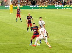 Lionel Messi dribler mot Roma i Joan Gamper turneringen