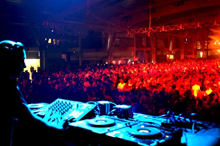 Gruppereiser - DJ på konsert fra Sonar musikkfestival